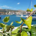 Cvita Πανσιόν Τρογκίρ