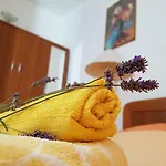 Cvita Πανσιόν 3*