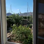 Cvita Πανσιόν Τρογκίρ